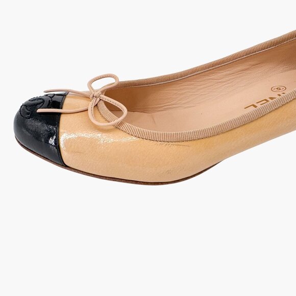 Chanel Beige CC Cap Toe Kitten Pumps Size 39.5 US 8.5-9 Two Tone Low Heel Bow - Picture 9 of 16